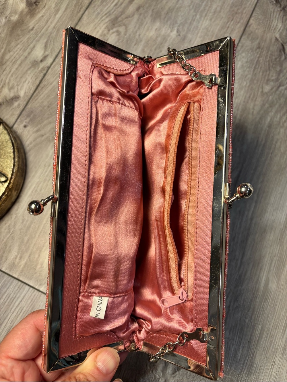 Stylish Pink Beaded Pleated Satin Evening Clutch - Picture 3 of 8